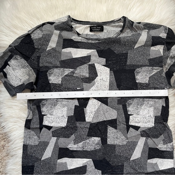 Zara Man Abstract Pattern Printed T-Shirt - Picture 2 of 3